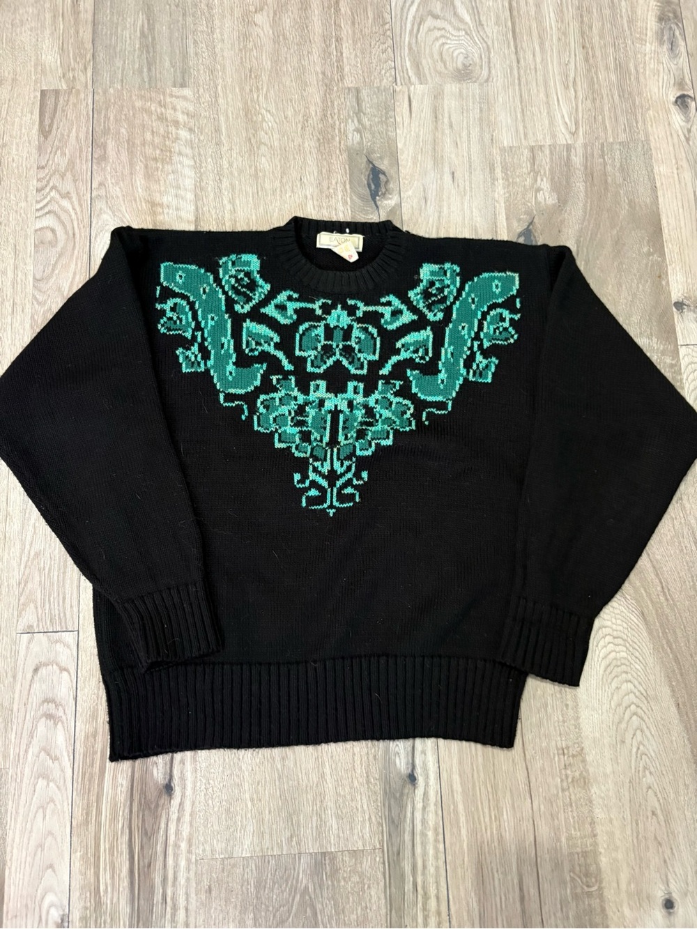 Eaton vintage pattern knit sweater